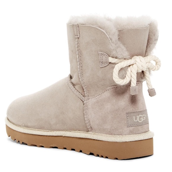 UGG Shoes - 🎉New UGG Selene Boot Free Gift W/P🎉